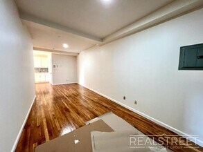 Spacious 2 Bedroom in Williamsburg! in Brooklyn, NY - Building Photo - Building Photo