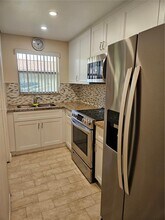 250 Layne Blvd in Hallandale Beach, FL - Building Photo - Building Photo