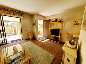 470 S Calle Encilia, Unit B4 in Palm Springs, CA - Building Photo - Building Photo