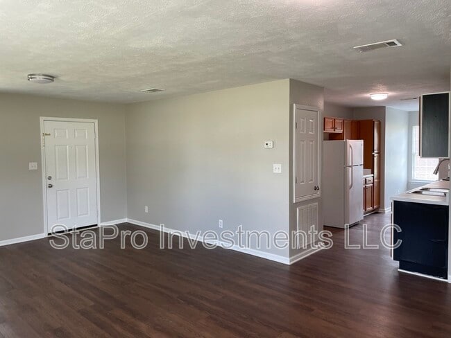 206 Village Pl in Smithville, TN - Building Photo - Building Photo