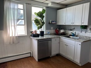 7 Beacon St in Attleboro, MA - Building Photo - Building Photo