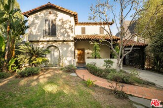 1632 N Orange Grove Ave in West Hollywood, CA - Building Photo - Building Photo