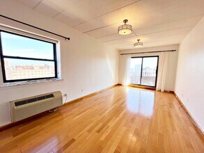 139-76 35th Ave in Queens, NY - Building Photo - Building Photo