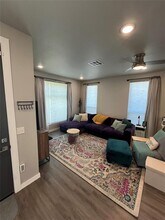 302 E Harmon Dr in Midwest City, OK - Foto de edificio - Building Photo