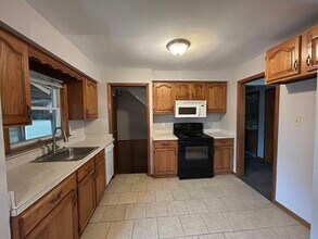 20501 Wakenden St in Redford Township, MI - Building Photo - Building Photo