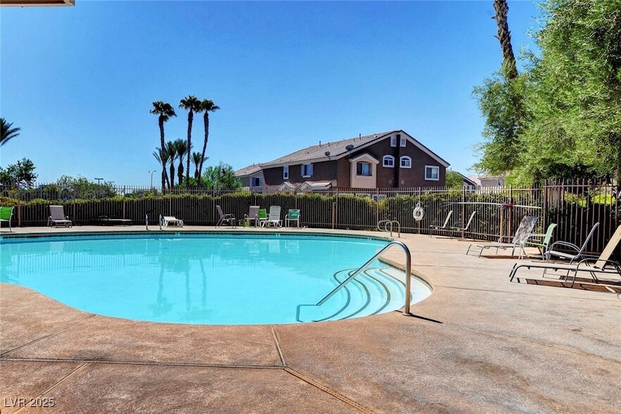 6733 Lookout Lodge Ln in North Las Vegas, NV - Building Photo