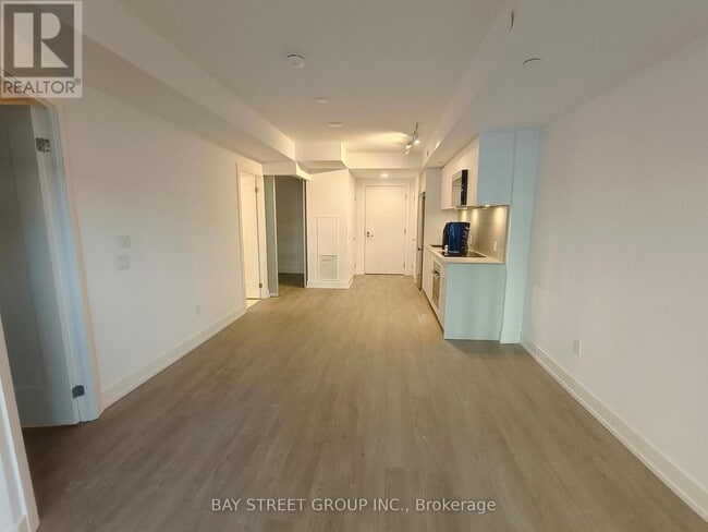 property at 8 Cedarland Dr