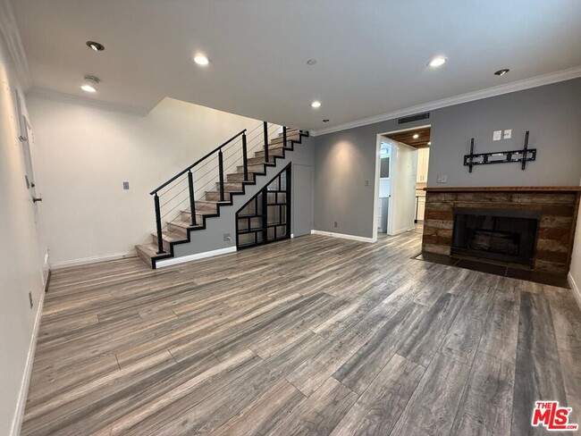 property at 1043 Thompson Ave