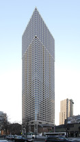 Newberry Plaza in Chicago, IL - Foto de edificio - Building Photo