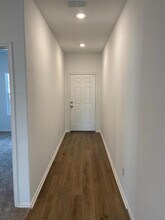 502 Thunderstorm Ave in Lockhart, TX - Building Photo - Building Photo