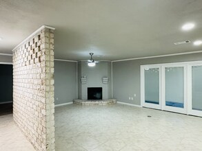 5926 Par 4 Dr in Houston, TX - Building Photo - Building Photo