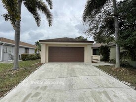 1930 NW 39th Ave in Coconut Creek, FL - Building Photo