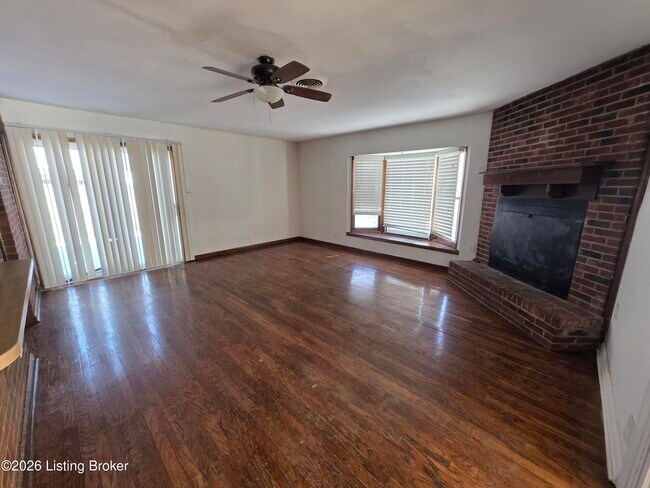 9703 Dolphin Ct in Jeffersontown, KY - Building Photo - Building Photo