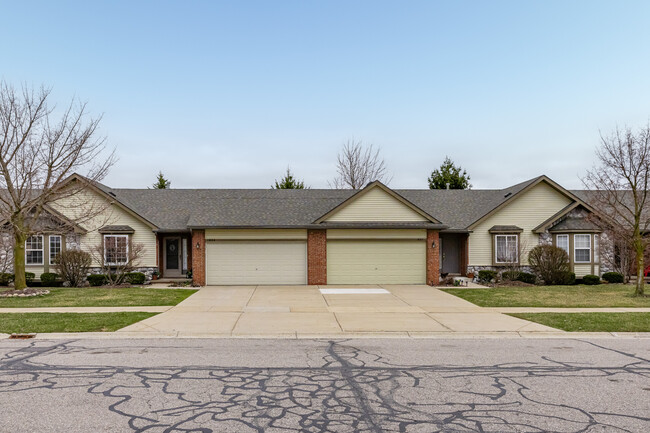 Bromley Park Condominiums in Superior Township, MI - Building Photo - Building Photo