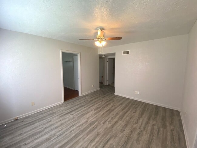 6208 N Northmoor Ct in Peoria, IL - Building Photo - Building Photo