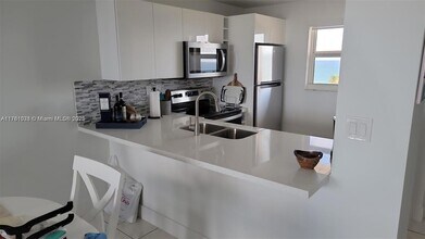 1391 S Ocean Blvd, Unit 905 in Pompano Beach, FL - Building Photo - Building Photo