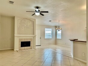 1918 Riane Ln in Houston, TX - Building Photo - Building Photo