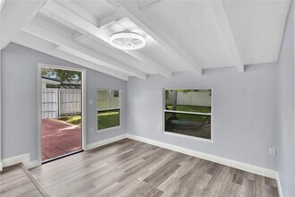 2448 Andros Ln in Fort Lauderdale, FL - Building Photo - Building Photo