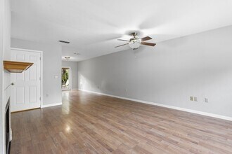 5269 SW 97th Dr in Gainesville, FL - Building Photo - Building Photo