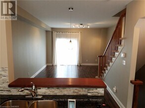 688 Rowley Common in Burlington, ON - Building Photo - Building Photo