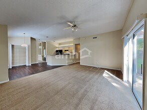 1851 Burgess Hill Dr E in Jacksonville, FL - Building Photo - Building Photo