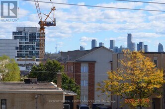 1007 The Queensway in Toronto, ON - Building Photo - Building Photo
