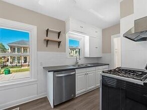 408 W 15th St in Houston, TX - Building Photo - Building Photo