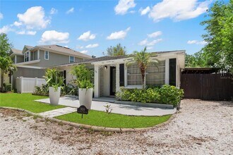 3606 W Royal Palm Cir in Tampa, FL - Building Photo - Building Photo