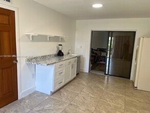 15730 SW 103rd Ave in Miami, FL - Building Photo - Building Photo