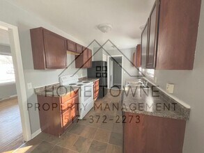 913 Pierce Rd in Lansing, MI - Building Photo - Building Photo