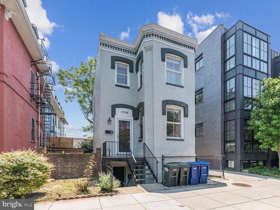 1704 V St NW in Washington, DC - Building Photo