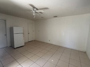 1420 N 69th Way in Hollywood, FL - Building Photo - Building Photo