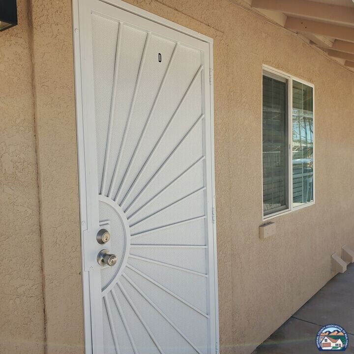 162 W Alamo St in Calipatria, CA - Building Photo