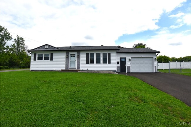 property at 1401 Woodbury Dr