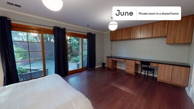 Room in Shared 7 bed/4 bath home in Washington, DC - Building Photo - Building Photo
