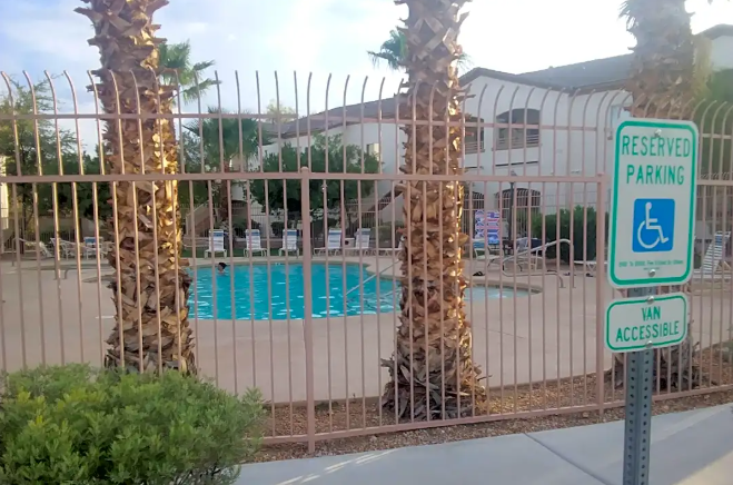 5650 E Sahara Ave in Las Vegas, NV - Building Photo