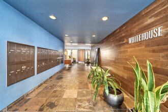 8400 De Longpre Ave, Unit 311 in West Hollywood, CA - Foto de edificio - Building Photo