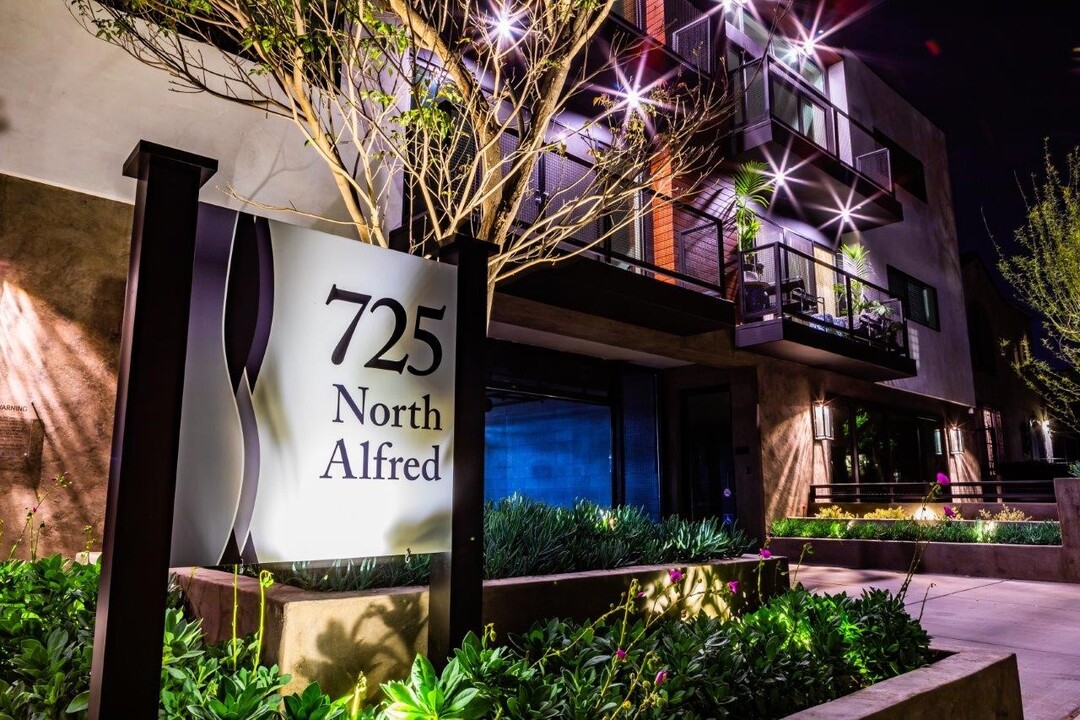 725 N Alfred in West Hollywood, CA - Building Photo