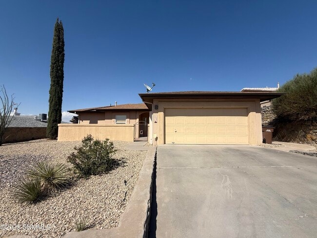 2562 Scenic Crest Loop