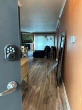 5520 Owensmouth Ave in Los Angeles, CA - Building Photo - Building Photo