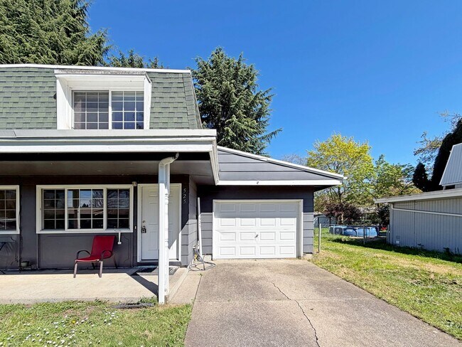 519-525 Cinderella Loop in Eugene, OR - Building Photo - Building Photo