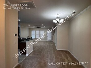 207 Olivet Loop in Cary, NC - Building Photo - Building Photo
