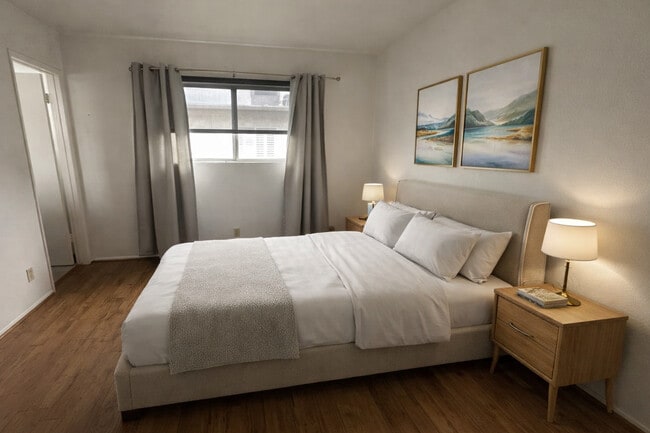 18340 Collins St in Los Angeles, CA - Building Photo - Building Photo