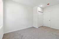 912 N Milton Ave photo'