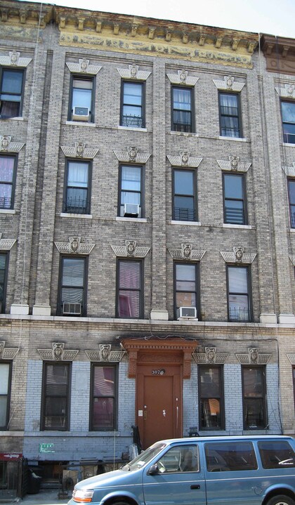 307 Troutman St in Brooklyn, NY - Foto de edificio