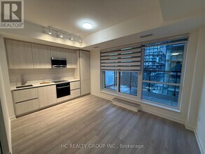 120 Broadway Ave in Toronto, ON - Building Photo - Building Photo