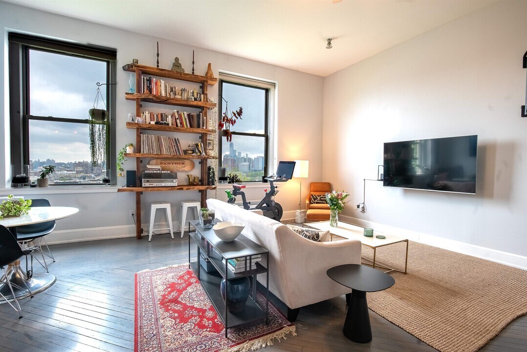 154 Ogden Ave. in Jersey City, NJ - Building Photo