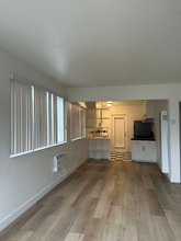 712 N Vendome St, Unit 1-2 in Los Angeles, CA - Building Photo - Building Photo