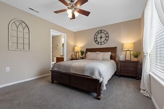 Redwood Brownstown Telegraph Road in Brownstown, MI - Building Photo - Building Photo