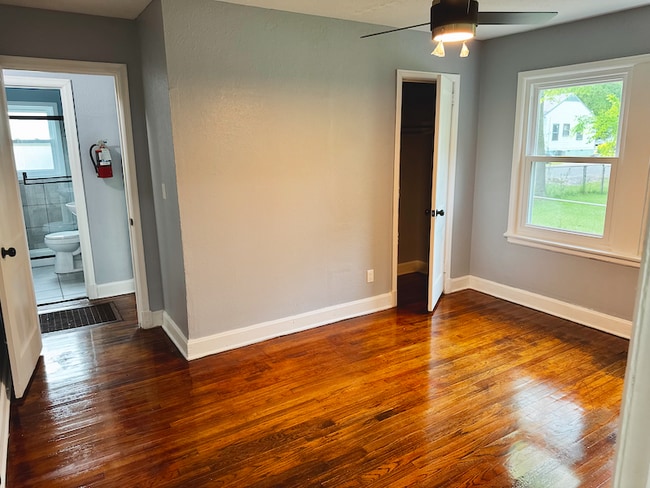 1733 Julian St in Laurel, MS - Foto de edificio - Building Photo
